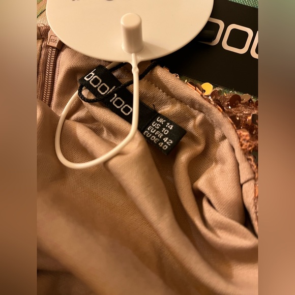 Sold!SEQUIN PLUNGE BATWING ROMPER - Picture 4 of 4